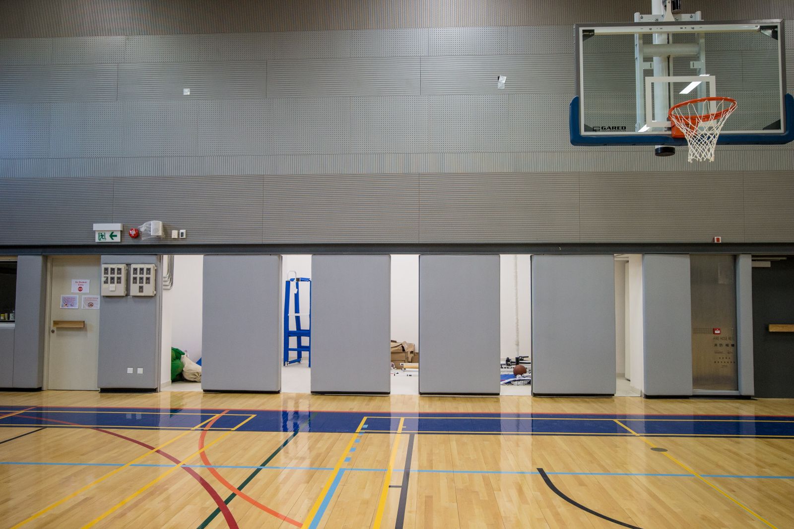桂林工学院室内篮球场活动隔断项目案例